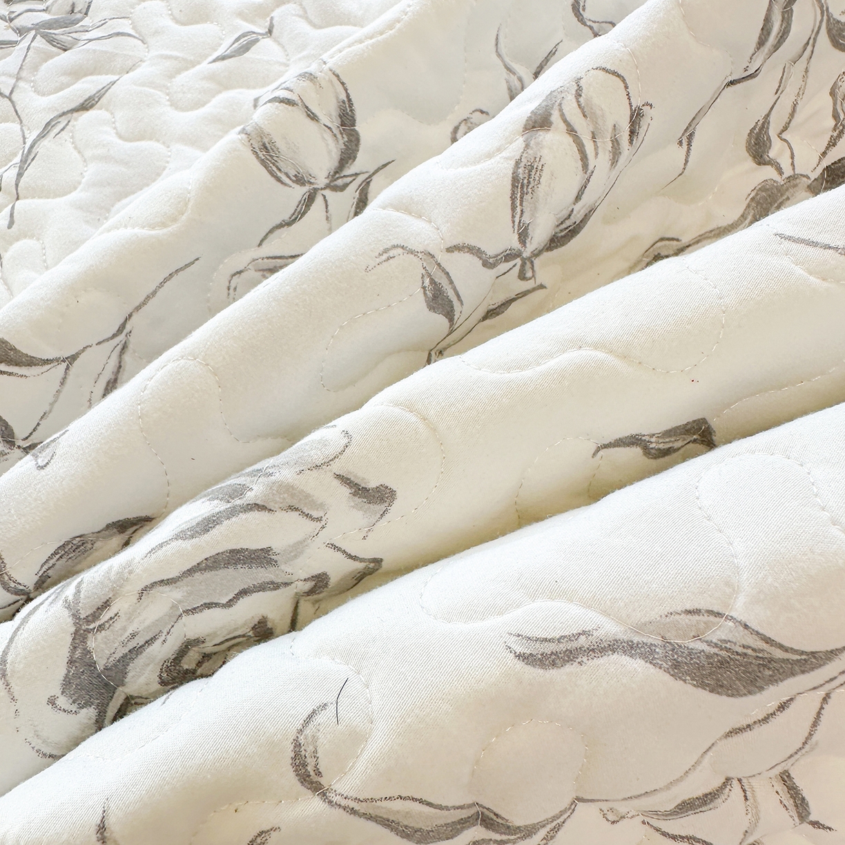 91家纺网 家纺一手货源 找家纺 笠裙家纺 2025新款水洗棉荷叶花边法式赫本风夹棉加厚床裙单床裙床裙单件 夹棉-玫瑰