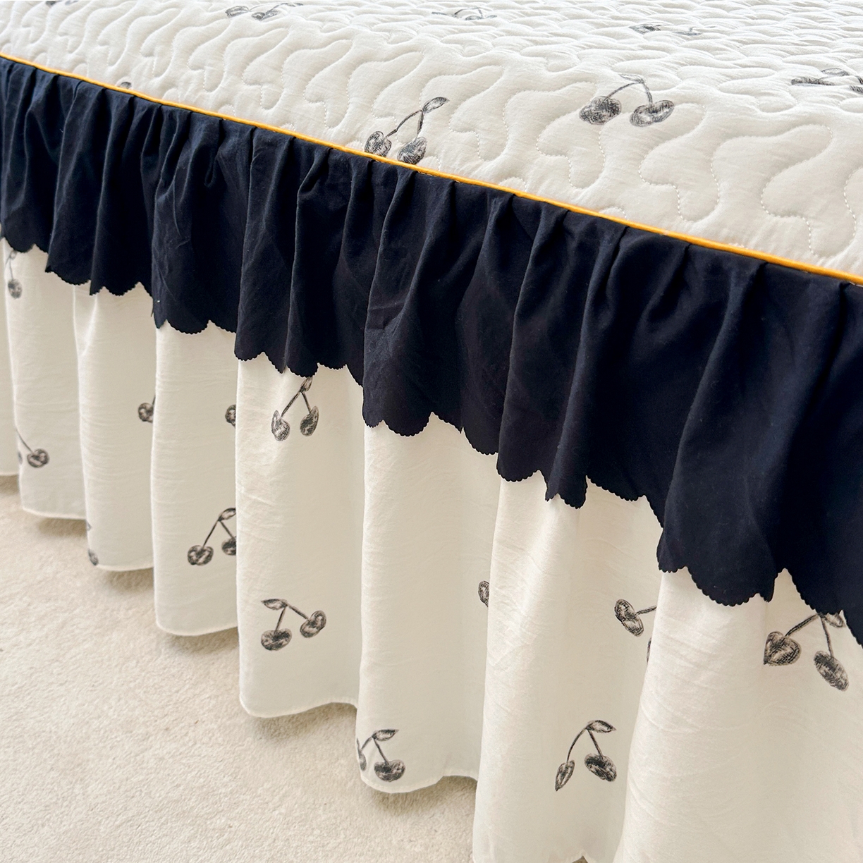 91家纺网 家纺一手货源 找家纺 笠裙家纺 2025新款水洗棉荷叶花边法式赫本风夹棉加厚床裙单床裙床裙单件 夹棉-樱桃