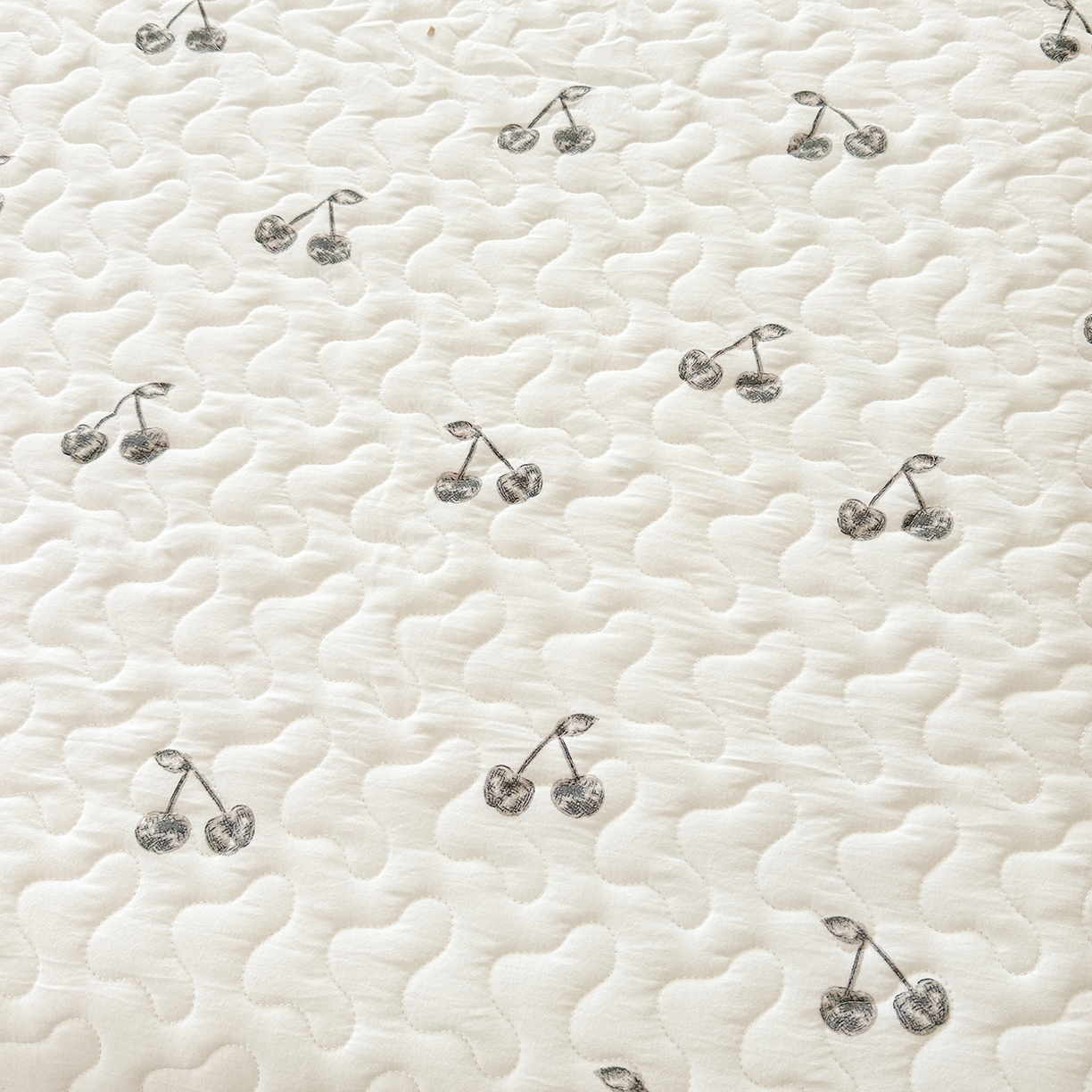 91家纺网 家纺一手货源 找家纺 笠裙家纺 2025新款水洗棉荷叶花边法式赫本风夹棉加厚床裙单床裙床裙单件 夹棉-樱桃