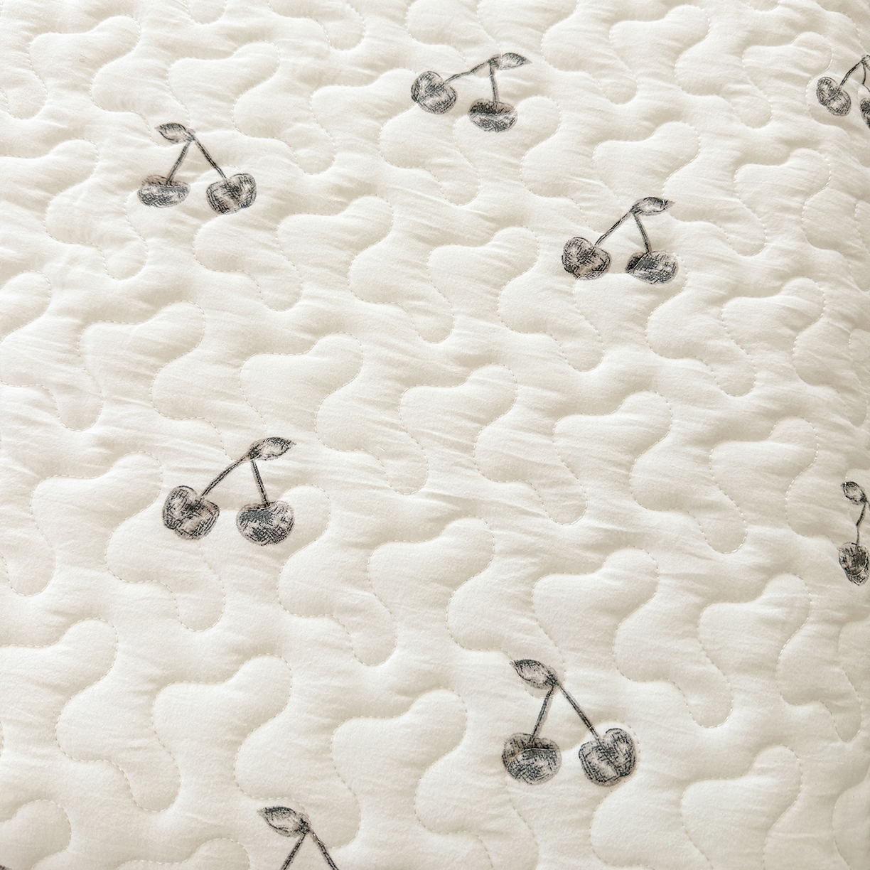 91家纺网 家纺一手货源 找家纺 笠裙家纺 2025新款水洗棉荷叶花边法式赫本风夹棉加厚床裙单床裙床裙单件 夹棉-樱桃