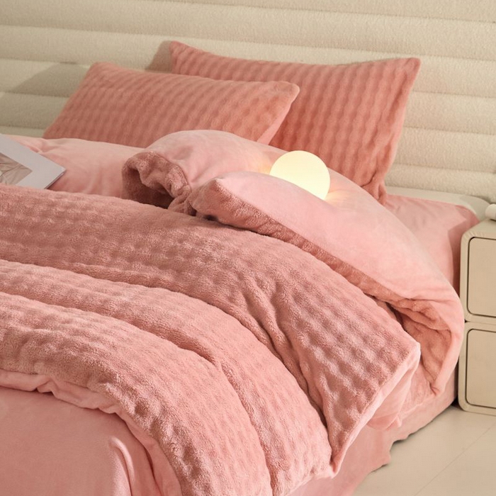 91家纺网 家纺一手货源 找家纺 眠博士 2025新款兔绒牛奶绒加厚保暖四件套-凯瑟琳场景一 凯瑟琳-暖豆沙