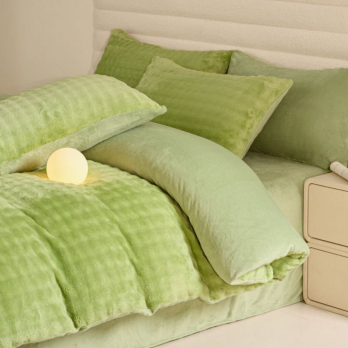 91家纺网 家纺一手货源 找家纺 眠博士 2025新款兔绒牛奶绒加厚保暖四件套-凯瑟琳场景一 凯瑟琳-暖绿