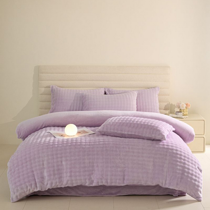 91家纺网 家纺一手货源 找家纺 眠博士 2025新款兔绒牛奶绒加厚保暖四件套-凯瑟琳场景一 凯瑟琳-暖紫