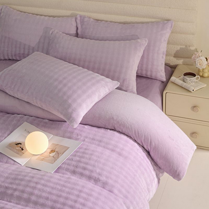 91家纺网 家纺一手货源 找家纺 眠博士 2025新款兔绒牛奶绒加厚保暖四件套-凯瑟琳场景一 凯瑟琳-暖紫