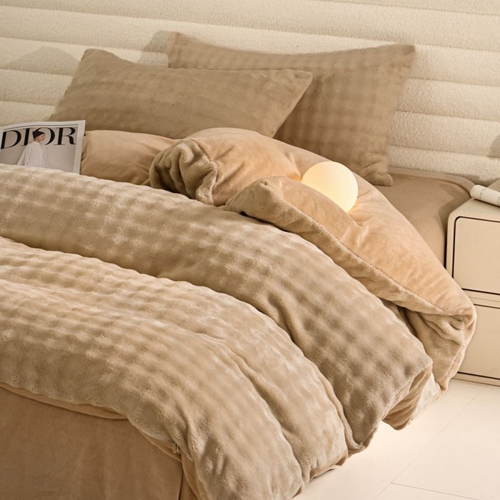 91家纺网 家纺一手货源 找家纺 眠博士 2025新款兔绒牛奶绒加厚保暖四件套-凯瑟琳场景一 凯瑟琳-暖咖