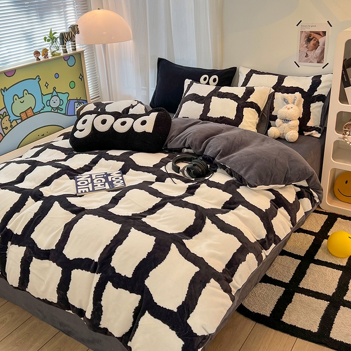 91家纺网 家纺一手货源 找家纺 HL原创 2025新款牛奶绒单品被套单件被套 黑白格调