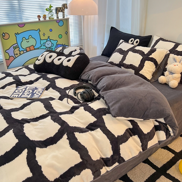 91家纺网 家纺一手货源 找家纺 HL原创 2025新款牛奶绒单品被套单件被套 黑白格调