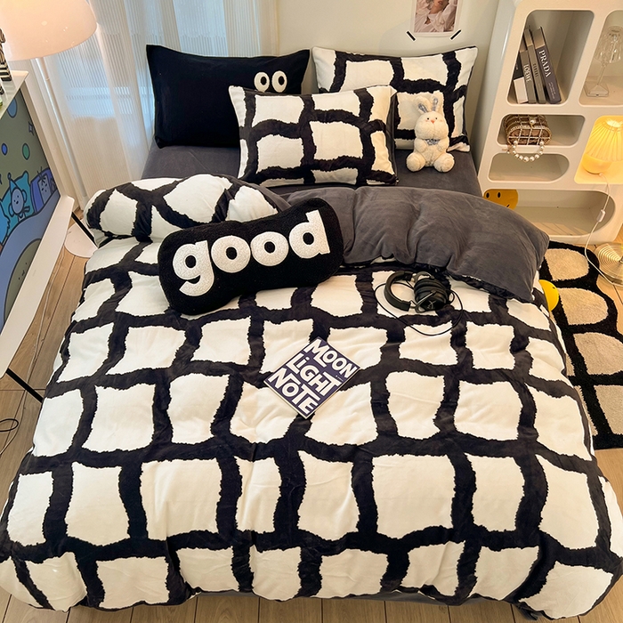 91家纺网 家纺一手货源 找家纺 HL原创 2025新款牛奶绒单品被套单件被套 黑白格调