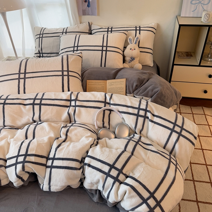 91家纺网 家纺一手货源 找家纺 HL原创 2025新款牛奶绒单品被套单件被套 简约格