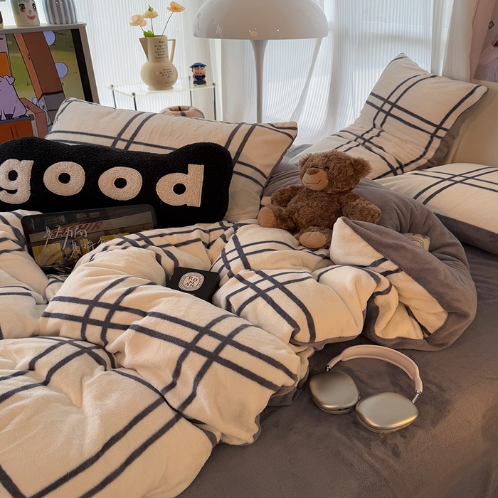 91家纺网 家纺一手货源 找家纺 HL原创 2025新款牛奶绒单品被套单件被套 简约格