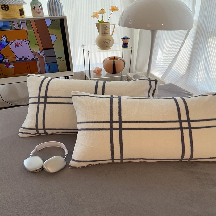 91家纺网 家纺一手货源 找家纺 HL原创 2025新款牛奶绒单品被套单件被套 简约格