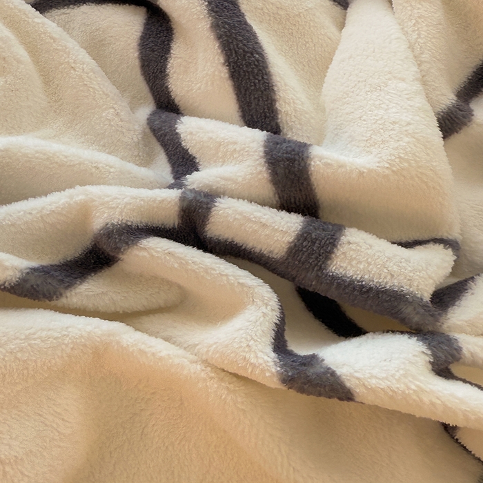 91家纺网 家纺一手货源 找家纺 HL原创 2025新款牛奶绒单品被套单件被套 简约格