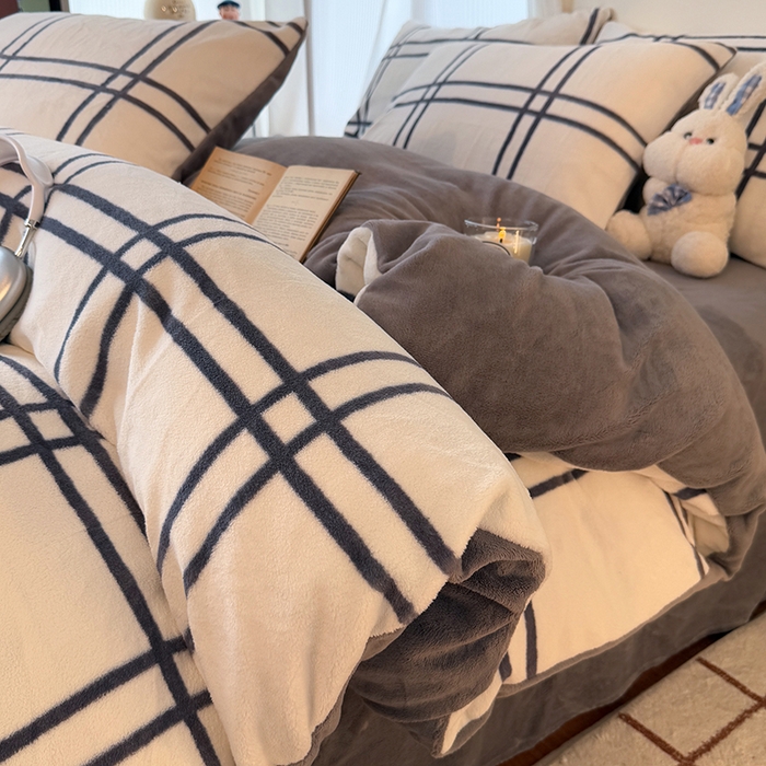 91家纺网 家纺一手货源 找家纺 HL原创 2025新款牛奶绒单品被套单件被套 简约格