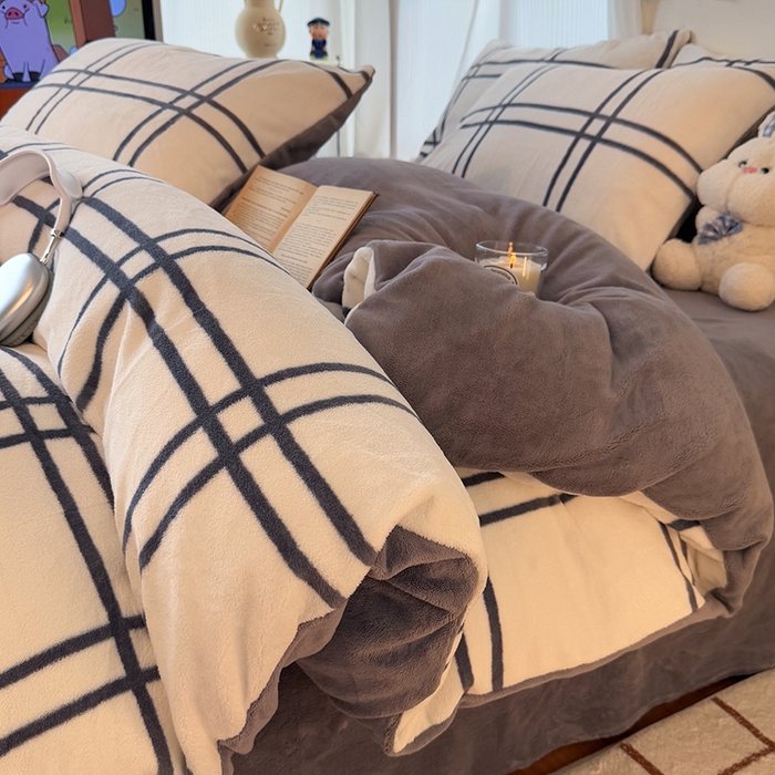 91家纺网 家纺一手货源 找家纺 HL原创 2025新款牛奶绒单品被套单件被套 简约格