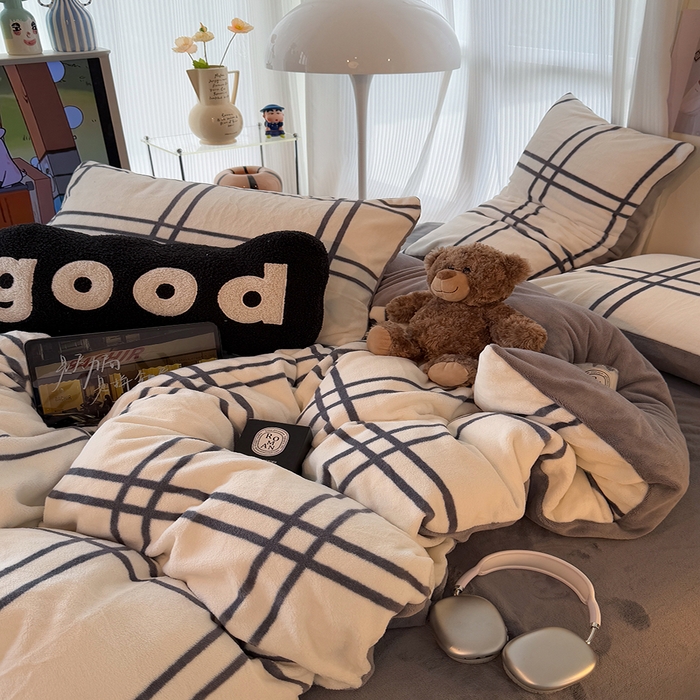 91家纺网 家纺一手货源 找家纺 HL原创 2025新款牛奶绒单品被套单件被套 简约格