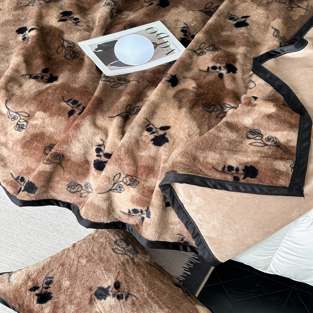 91家纺网 家纺一手货源 找家纺 （总）芙绣家纺 2025新款雪貂绒毛毯轻奢高级感办公室午休毯空调毯沙发毯加厚