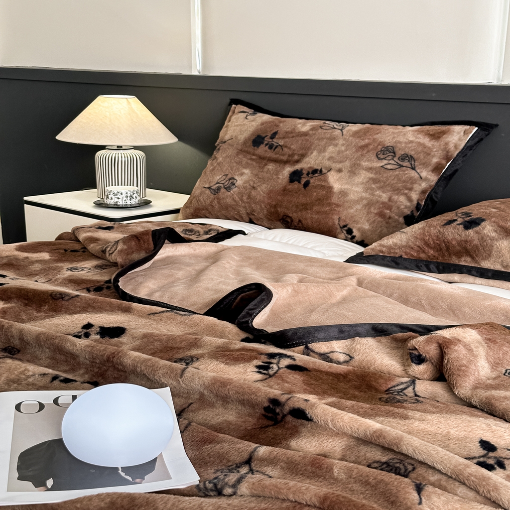 91家纺网 家纺一手货源 找家纺 （总）芙绣家纺 2025新款雪貂绒毛毯轻奢高级感办公室午休毯空调毯沙发毯加厚