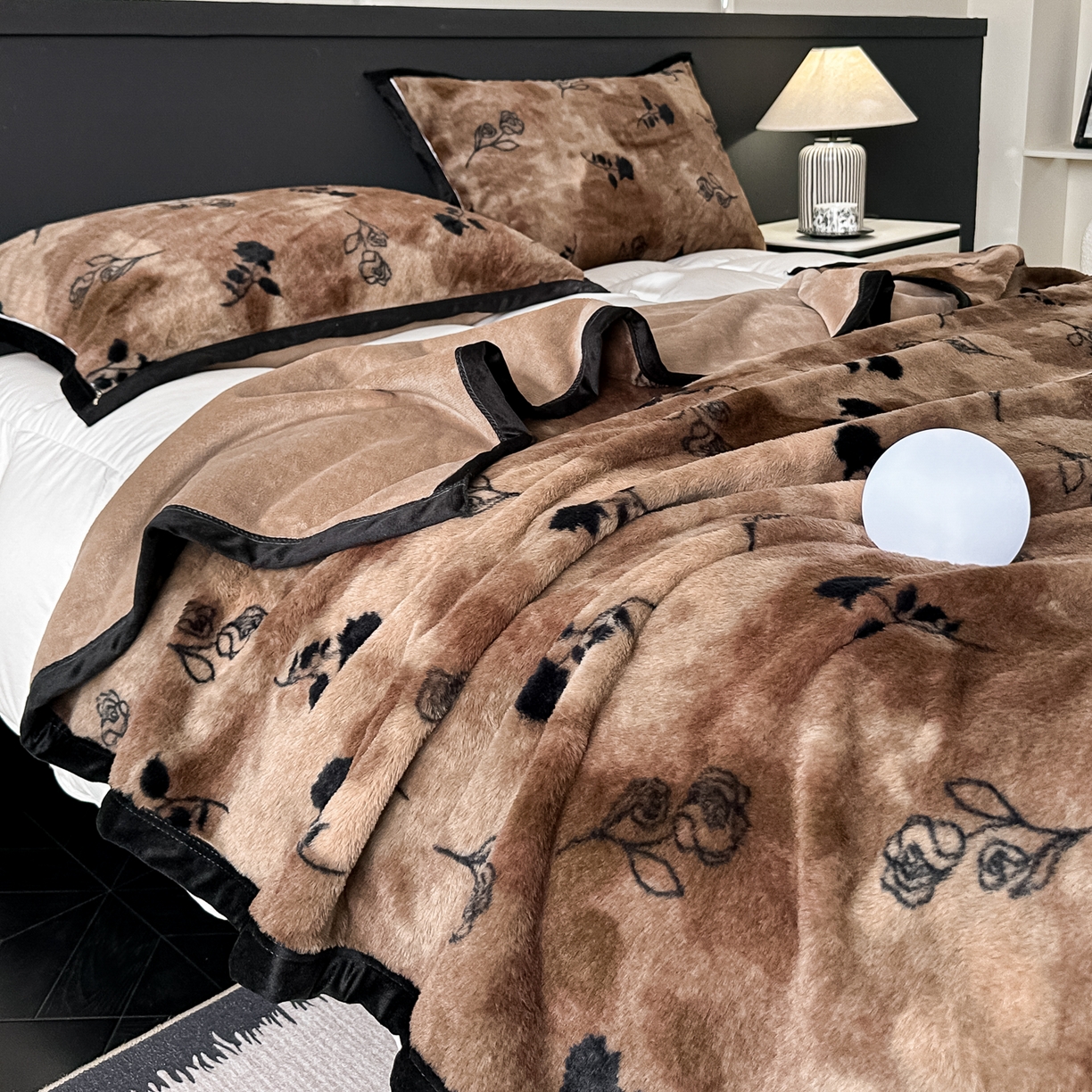 91家纺网 家纺一手货源 找家纺 （总）芙绣家纺 2025新款雪貂绒毛毯轻奢高级感办公室午休毯空调毯沙发毯加厚