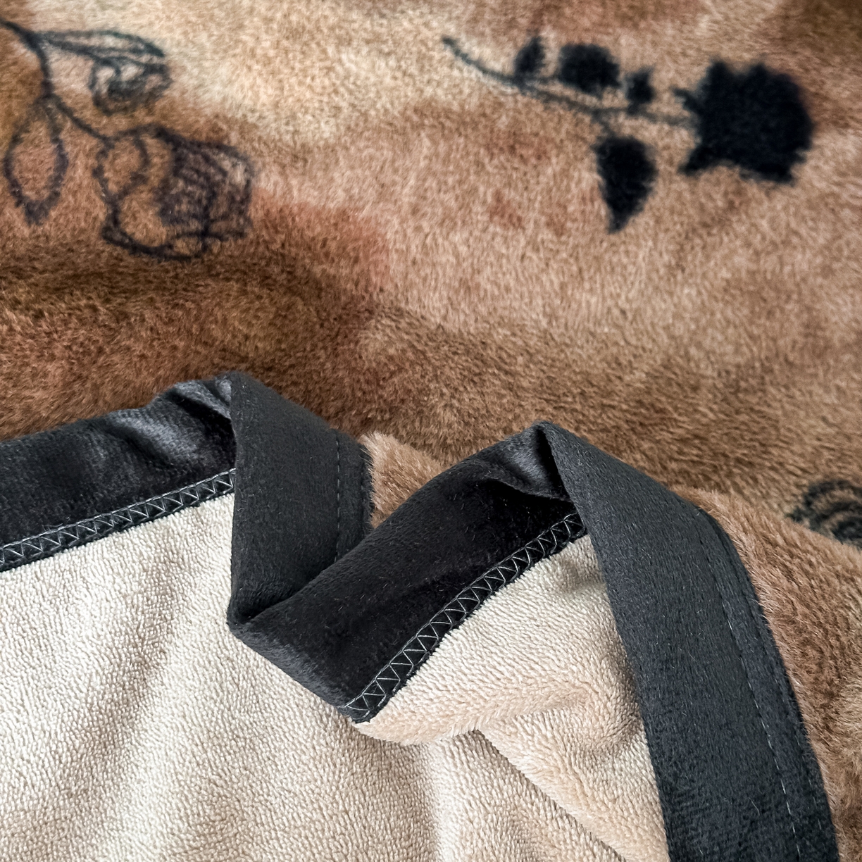 91家纺网 家纺一手货源 找家纺 （总）芙绣家纺 2025新款雪貂绒毛毯轻奢高级感办公室午休毯空调毯沙发毯加厚