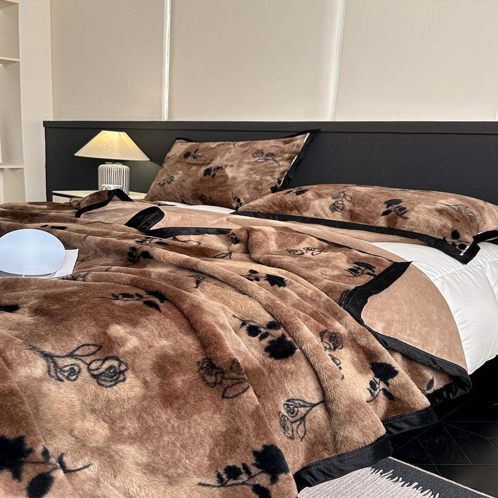 91家纺网 家纺一手货源 找家纺 芙绣家纺 2025新款雪貂绒毛毯轻奢高级感办公室午休毯空调毯沙发毯加厚 爱丽丝