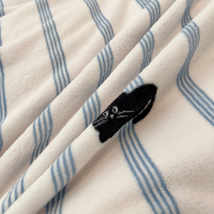 91家纺网 家纺一手货源 找家纺 HL原创 2025新款牛奶绒单品被套单件被套 蓝条猫