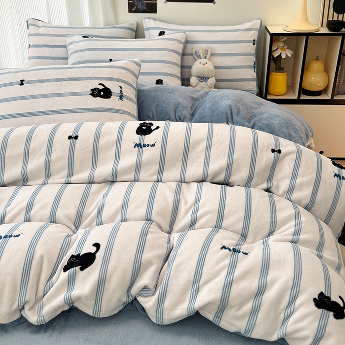 91家纺网 家纺一手货源 找家纺 HL原创 2025新款牛奶绒单品被套单件被套 蓝条猫