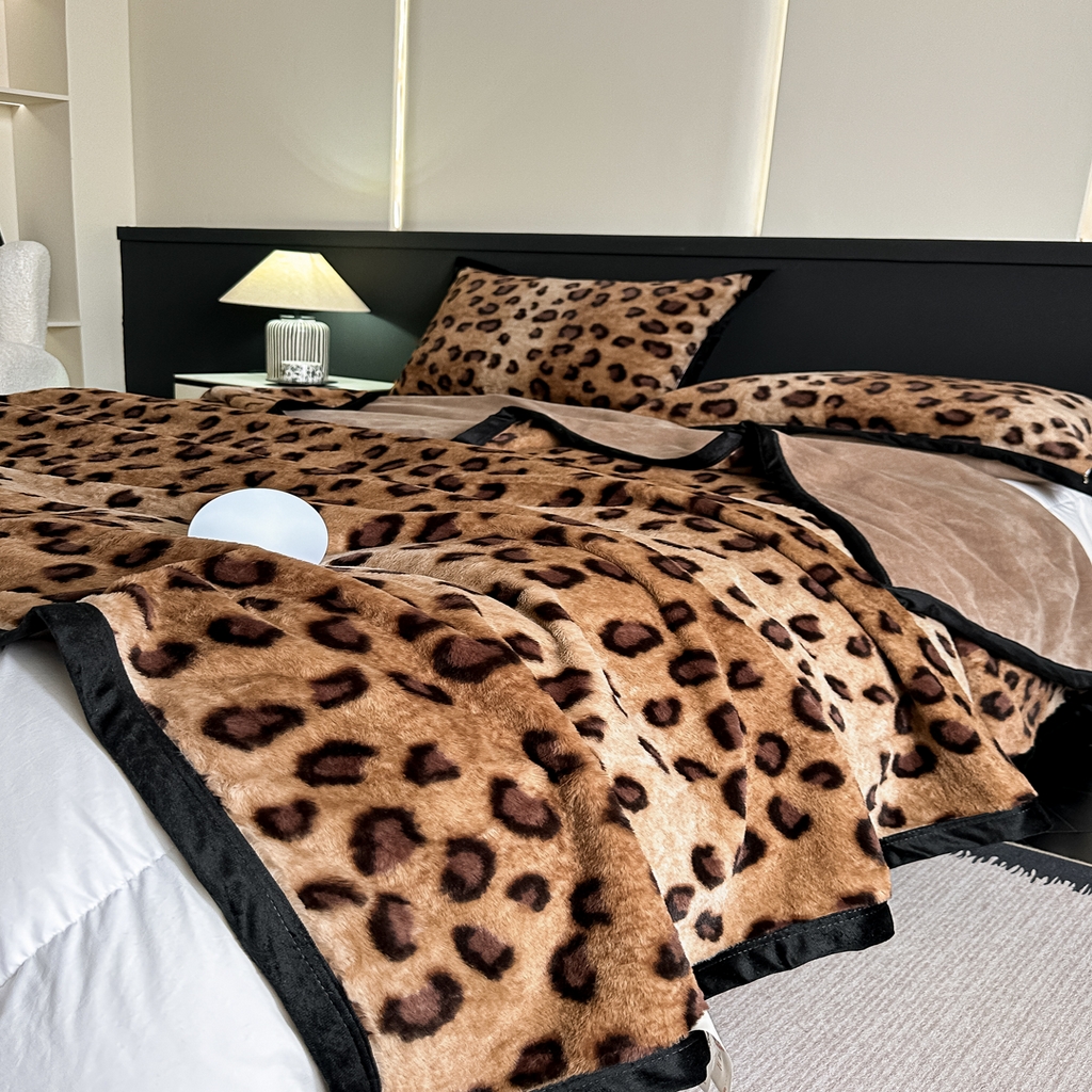 91家纺网 家纺一手货源 找家纺 芙绣家纺 2025新款雪貂绒毛毯轻奢高级感办公室午休毯空调毯沙发毯加厚 露西