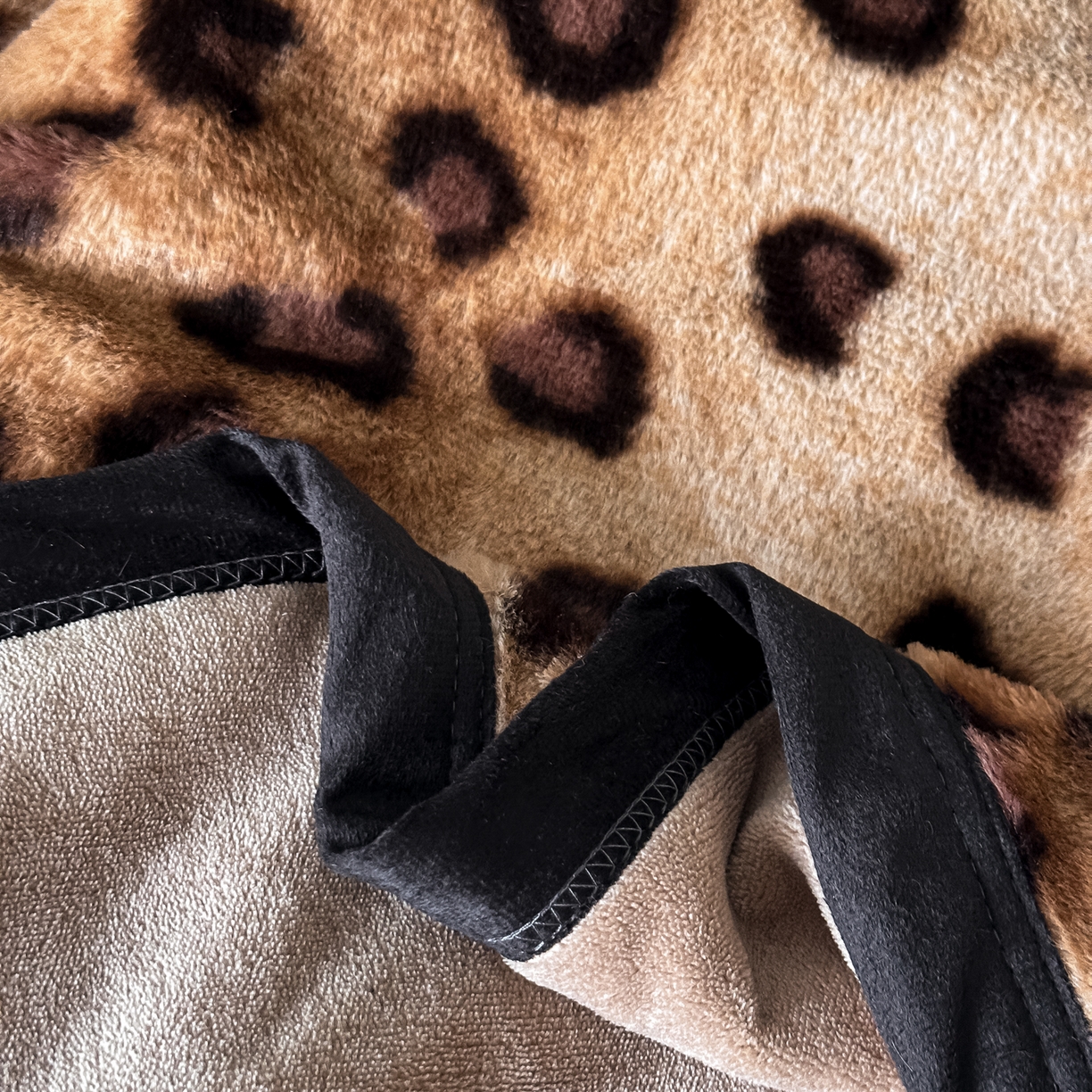 91家纺网 家纺一手货源 找家纺 芙绣家纺 2025新款雪貂绒毛毯轻奢高级感办公室午休毯空调毯沙发毯加厚 露西