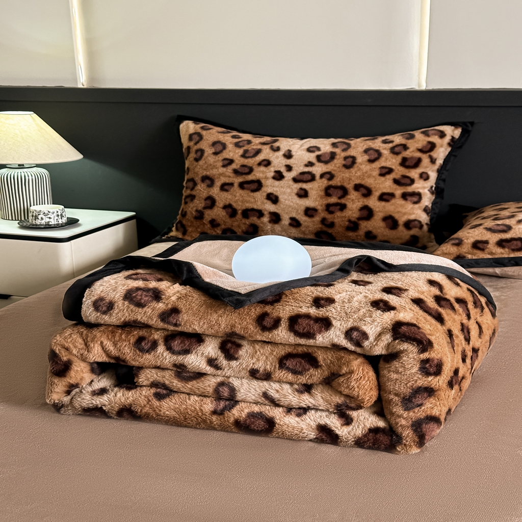 91家纺网 家纺一手货源 找家纺 芙绣家纺 2025新款雪貂绒毛毯轻奢高级感办公室午休毯空调毯沙发毯加厚 露西