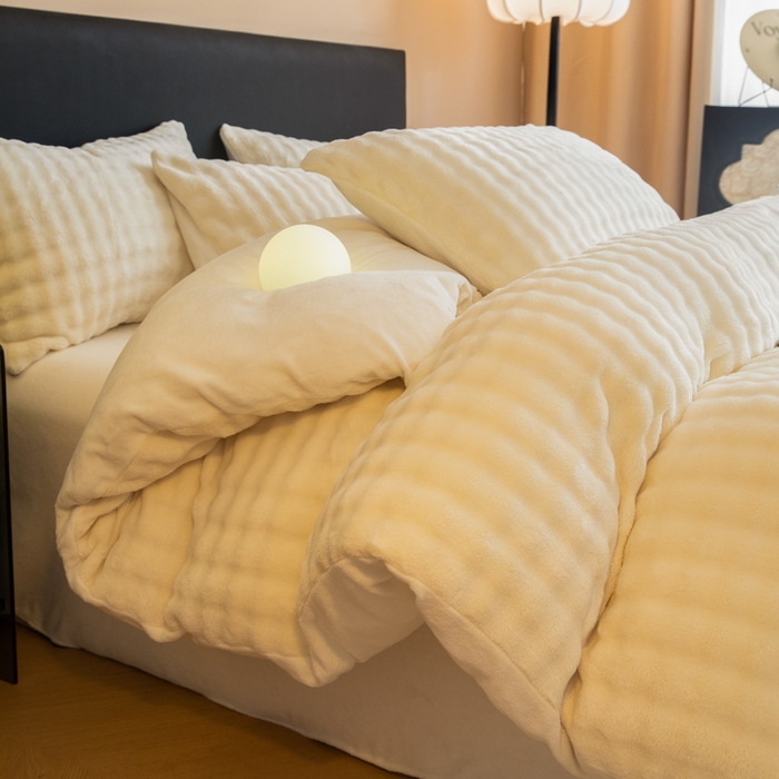 91家纺网 家纺一手货源 找家纺 （总）眠博士 2025新款兔绒牛奶绒加厚保暖四件套-凯瑟琳场景二