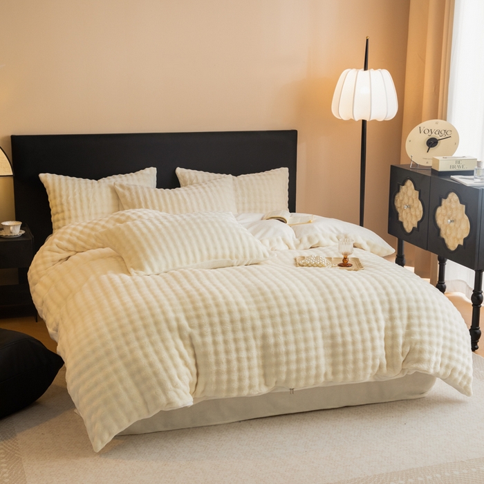 91家纺网 家纺一手货源 找家纺 （总）眠博士 2025新款兔绒牛奶绒加厚保暖四件套-凯瑟琳场景二