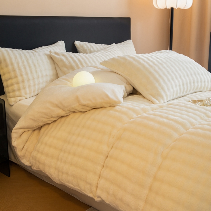 91家纺网 家纺一手货源 找家纺 （总）眠博士 2025新款兔绒牛奶绒加厚保暖四件套-凯瑟琳场景二