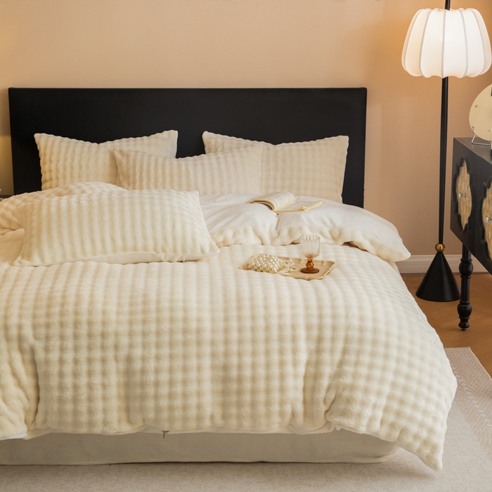 91家纺网 家纺一手货源 找家纺 （总）眠博士 2025新款兔绒牛奶绒加厚保暖四件套-凯瑟琳场景二