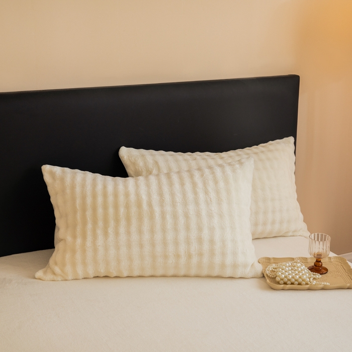 91家纺网 家纺一手货源 找家纺 眠博士 2025新款兔绒牛奶绒加厚保暖四件套-凯瑟琳场景二 凯瑟琳-暖白