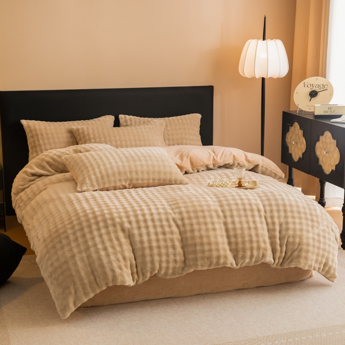 91家纺网 家纺一手货源 找家纺 眠博士 2025新款兔绒牛奶绒加厚保暖四件套-凯瑟琳场景二 凯瑟琳-暖咖