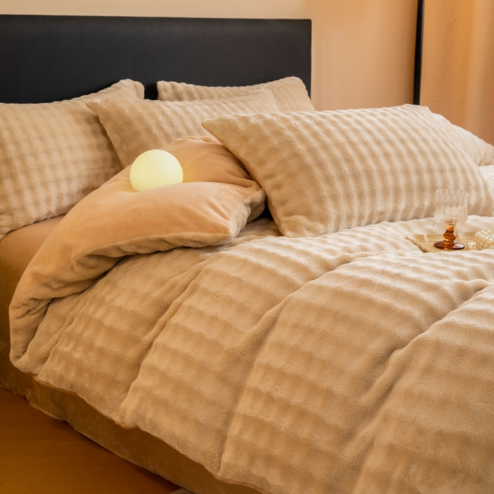 91家纺网 家纺一手货源 找家纺 眠博士 2025新款兔绒牛奶绒加厚保暖四件套-凯瑟琳场景二 凯瑟琳-暖咖