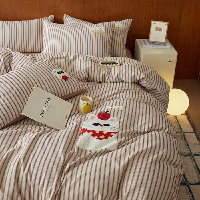 91家纺网 家纺一手货源 找家纺 千朵森 2025新款卡通毛巾绣全棉纯棉磨毛四件套 德瑞拉-喵趣