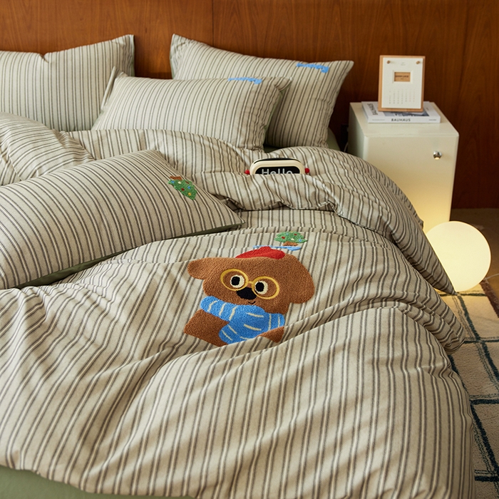 91家纺网 家纺一手货源 找家纺 千朵森 2025新款卡通毛巾绣全棉纯棉磨毛四件套 德瑞拉-汪趣