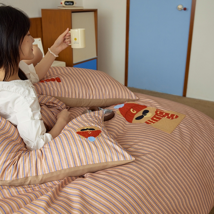 91家纺网 家纺一手货源 找家纺 千朵森 2025新款卡通毛巾绣全棉纯棉磨毛四件套 德瑞拉-萌趣