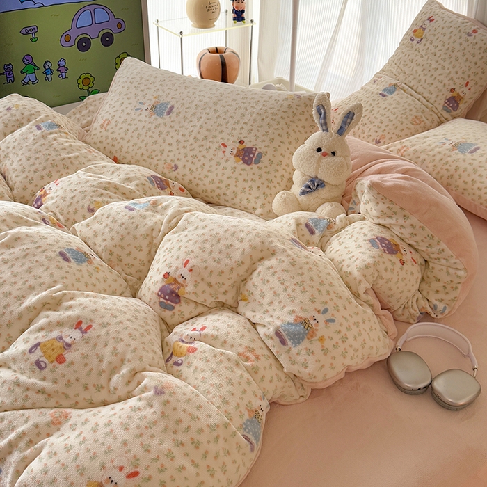 91家纺网 家纺一手货源 找家纺 HL原创 2025新款牛奶绒单品被套单件被套 甜心小兔