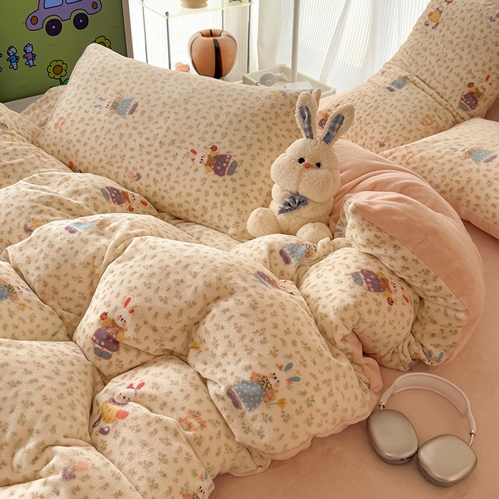 91家纺网 家纺一手货源 找家纺 HL原创 2025新款牛奶绒单品被套单件被套 甜心小兔