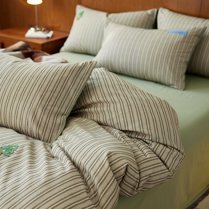 91家纺网 家纺一手货源 找家纺 千朵森 2025新款卡通毛巾绣全棉纯棉磨毛四件套 德瑞拉-汪趣