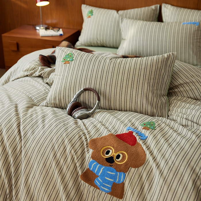 91家纺网 家纺一手货源 找家纺 千朵森 2025新款卡通毛巾绣全棉纯棉磨毛四件套 德瑞拉-汪趣