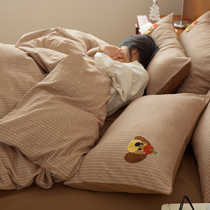 91家纺网 家纺一手货源 找家纺 千朵森 2025新款卡通毛巾绣全棉纯棉磨毛四件套 德瑞拉-小迪