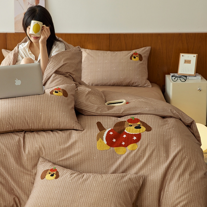 91家纺网 家纺一手货源 找家纺 千朵森 2025新款卡通毛巾绣全棉纯棉磨毛四件套 德瑞拉-小迪