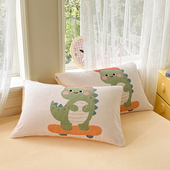 91家纺网 家纺一手货源 找家纺 ds生活馆 2025新款大版高克重双面牛奶绒四件套 滑板恐龙