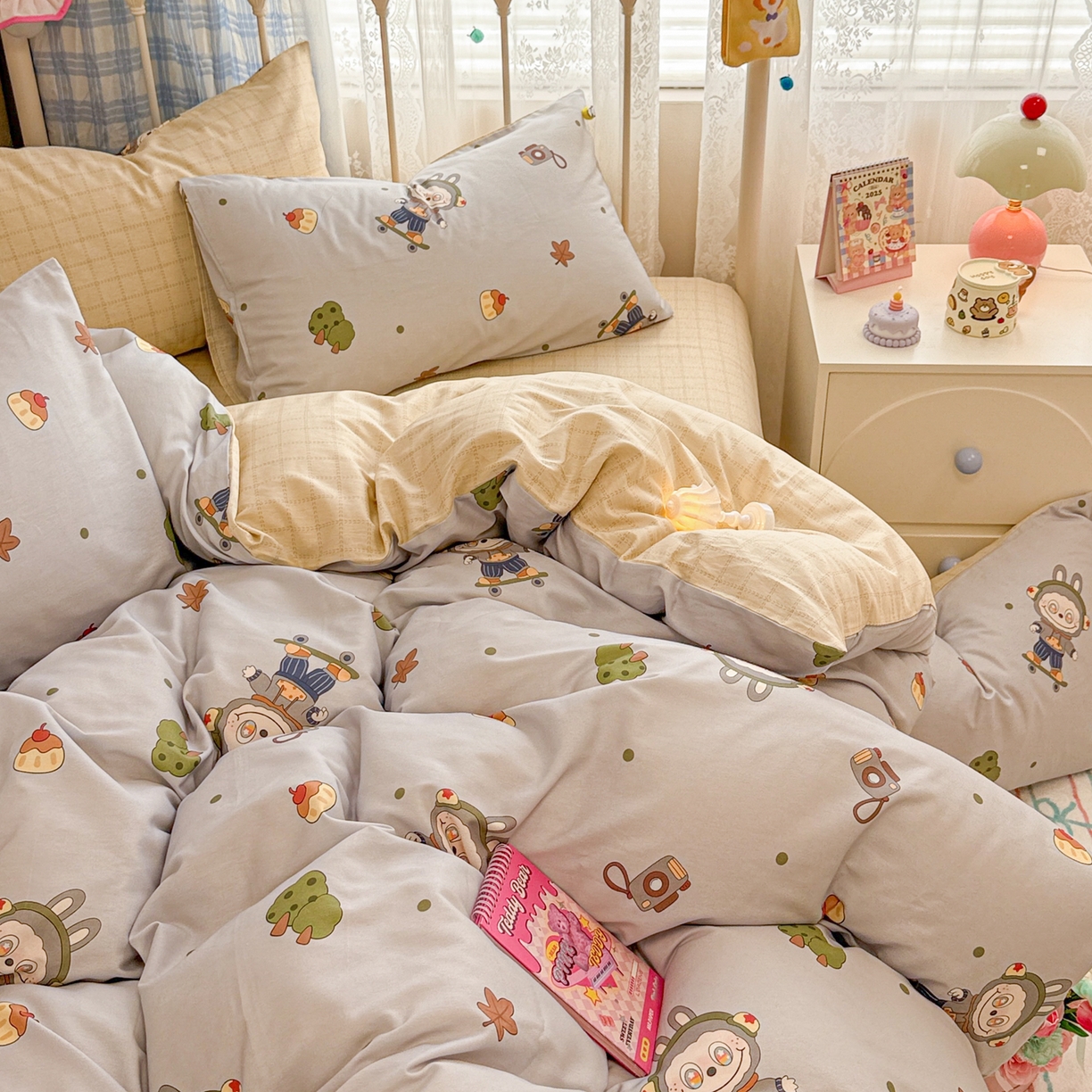 91家纺网 家纺一手货源 找家纺 呗旺鹿 2025新款全棉纯棉大眼娃娃毛巾绣四件套第二波 滑板大眼娃娃