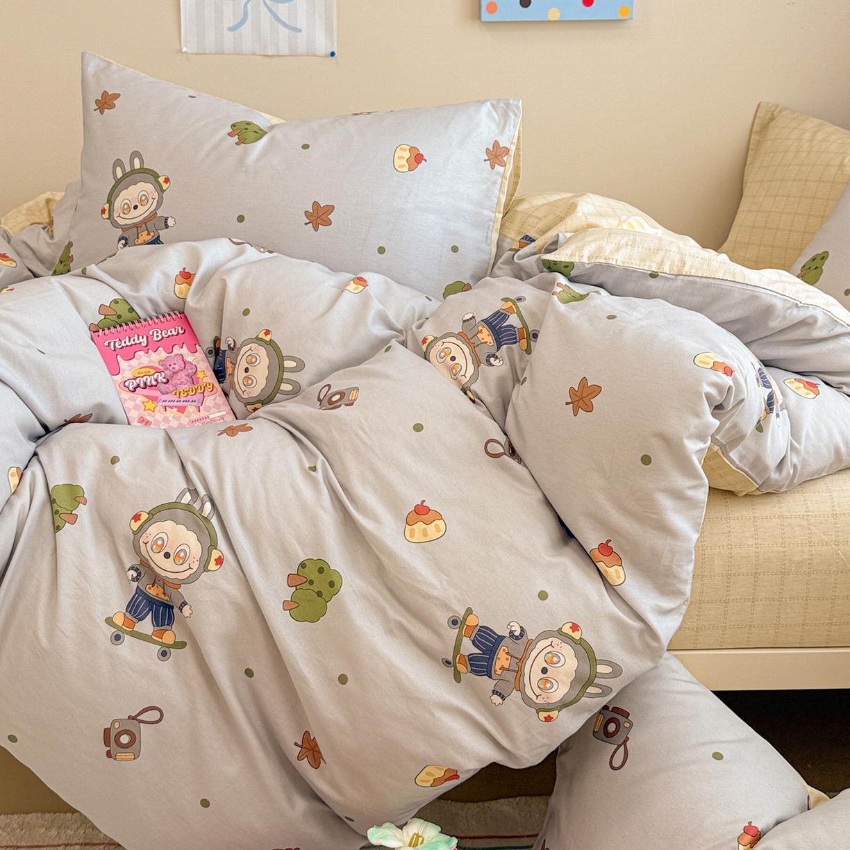 91家纺网 家纺一手货源 找家纺 呗旺鹿 2025新款全棉纯棉大眼娃娃毛巾绣四件套第二波 滑板大眼娃娃