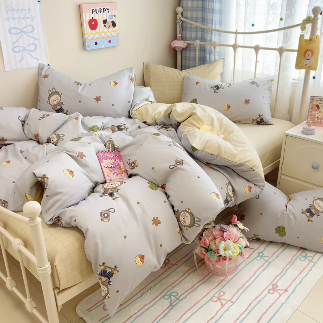 91家纺网 家纺一手货源 找家纺 呗旺鹿 2025新款全棉纯棉大眼娃娃毛巾绣四件套第二波 滑板大眼娃娃