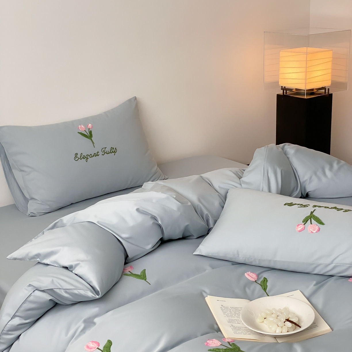 91家纺网 家纺一手货源 找家纺 三味舒屋 2025新款全棉纯棉水洗棉毛巾绣四件套 郁支浪漫-兰